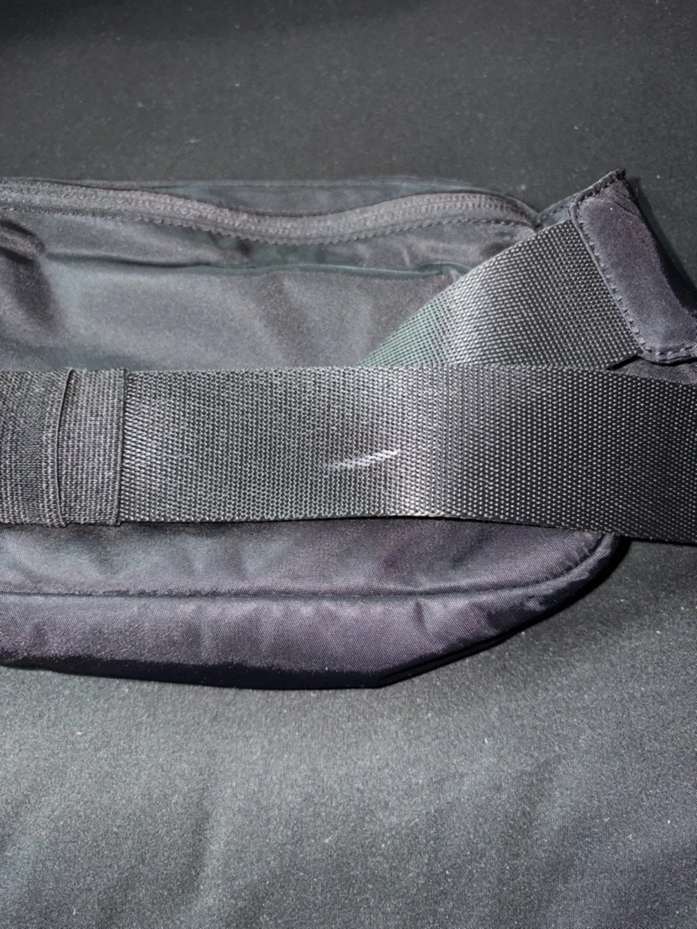 lululemon athletica 2L Black Waist Pack - Compact Everyday Belt Bag - Picture 4 of 4
